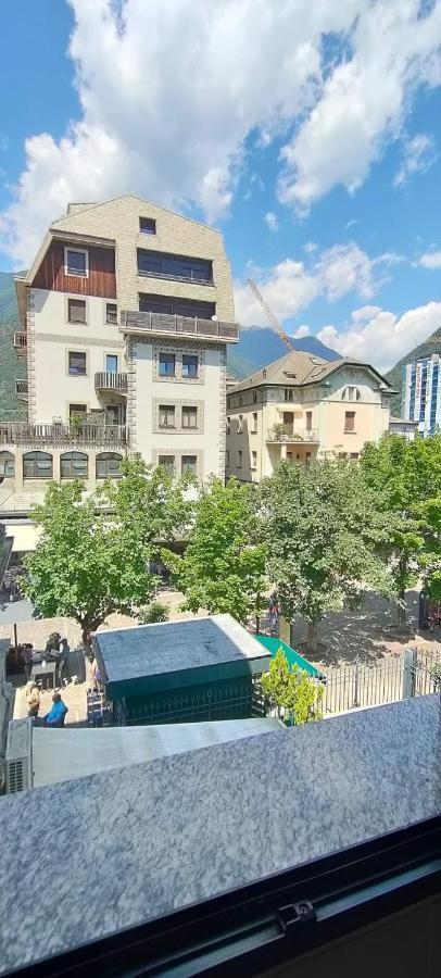 Bernina Station Center Apartment - Тірано Екстер'єр фото