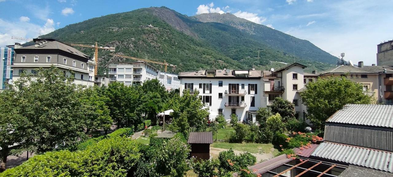 Bernina Station Center Apartment - Тірано Екстер'єр фото