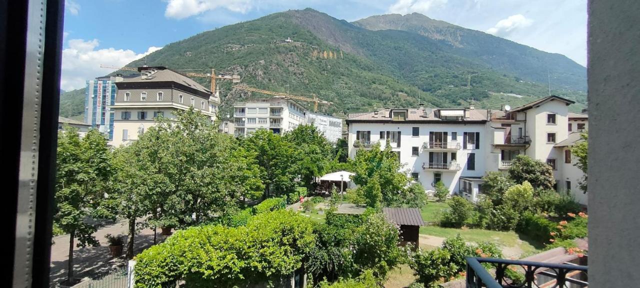Bernina Station Center Apartment - Тірано Екстер'єр фото
