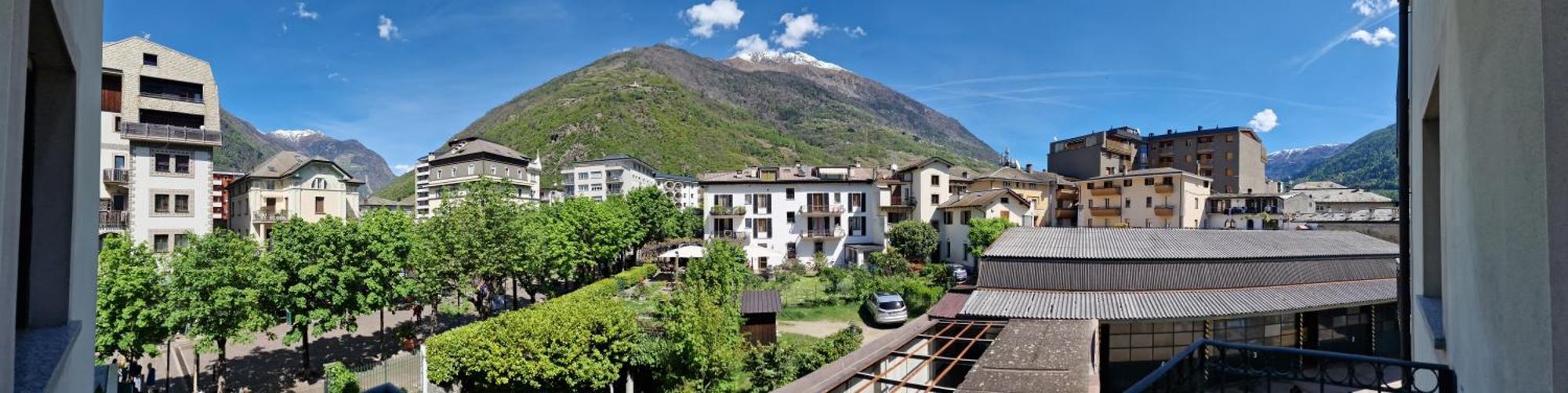Bernina Station Center Apartment - Тірано Екстер'єр фото