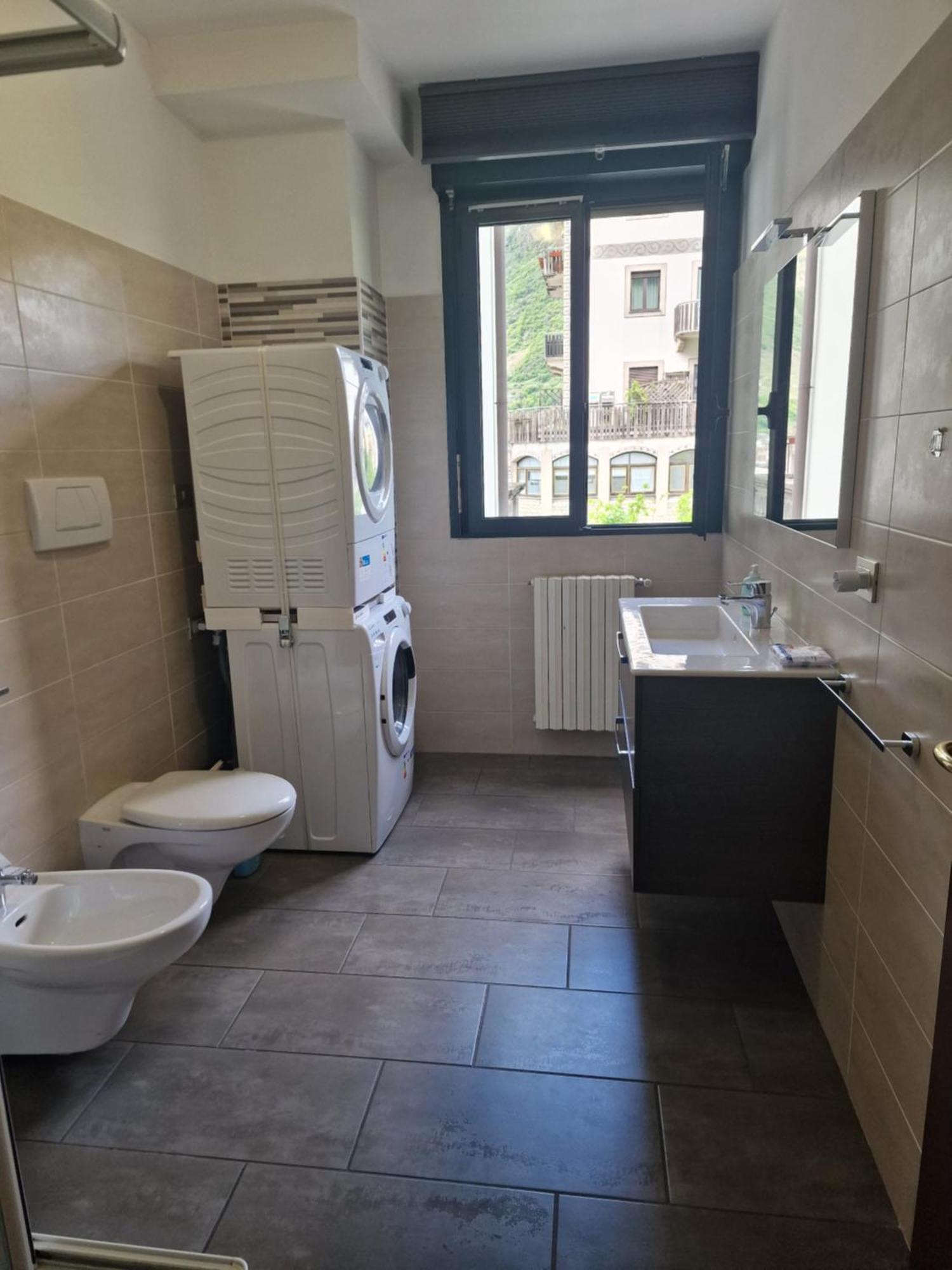 Bernina Station Center Apartment - Тірано Екстер'єр фото